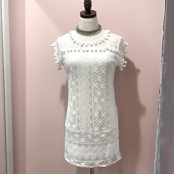 WHITE LACE LINED DRESS W/ POM-POMS SIZE M - Picture 1 of 4